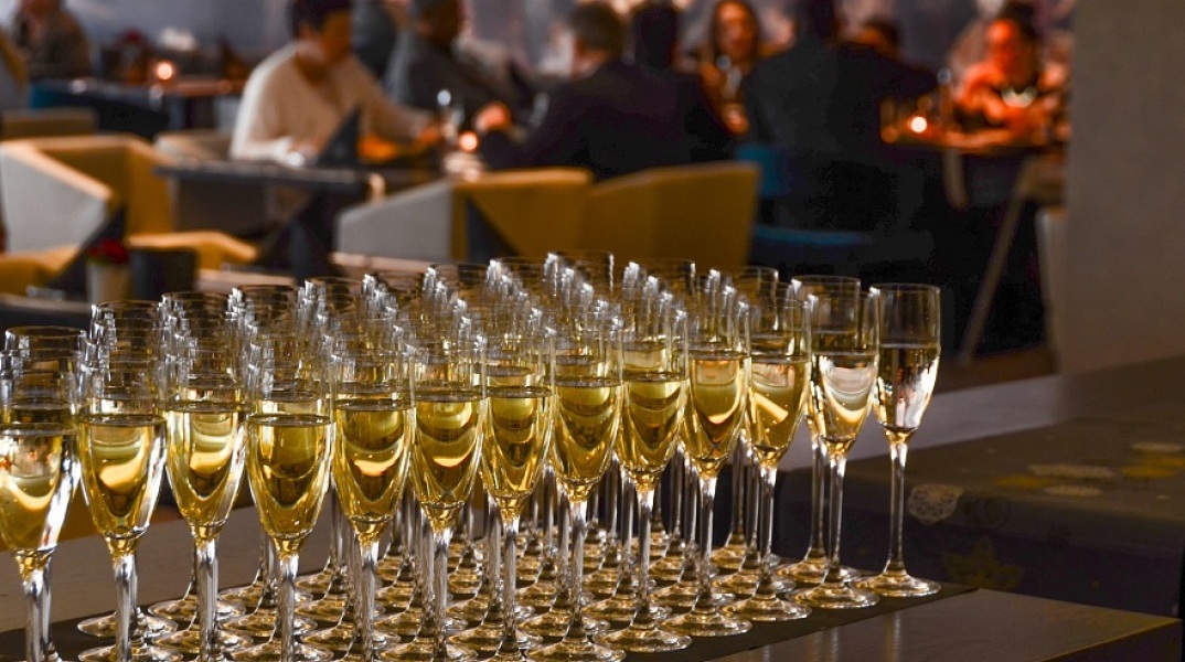 Εστίαση: «Έσπασαν» τα τηλέφωνα στη Θεσσαλονίκη για το ρεβεγιόν 