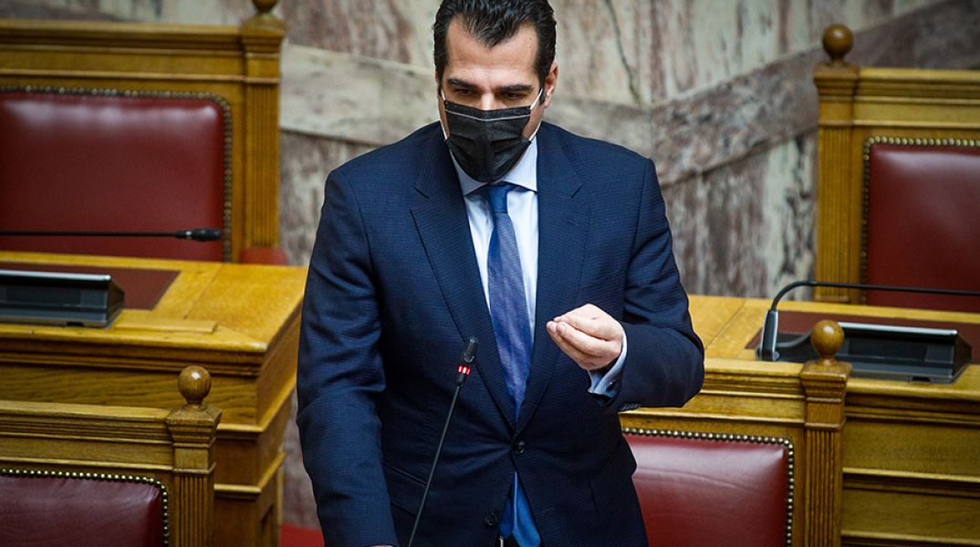 Ο υπουργός Υγείας χαρακτήρισε χυδαία ψεύδη όλα λέγονται για επιλεκτική διακομιδή ασθενών στις ΜΕΘ