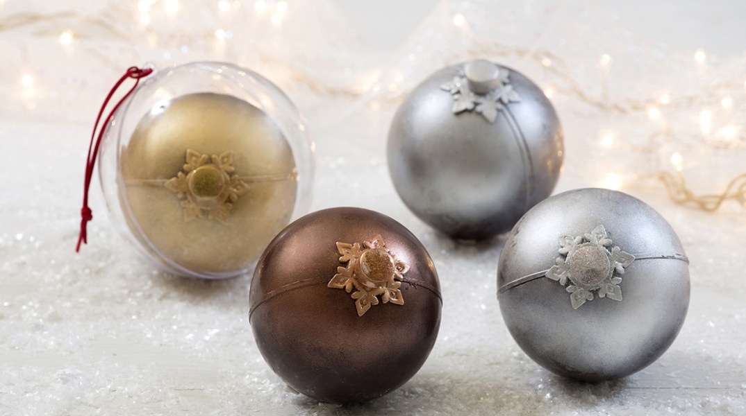 Σοκολατένιες χριστουγεννιάτικες μπάλες-στολίδια από την Αλεξάνδρα Μιμίκου