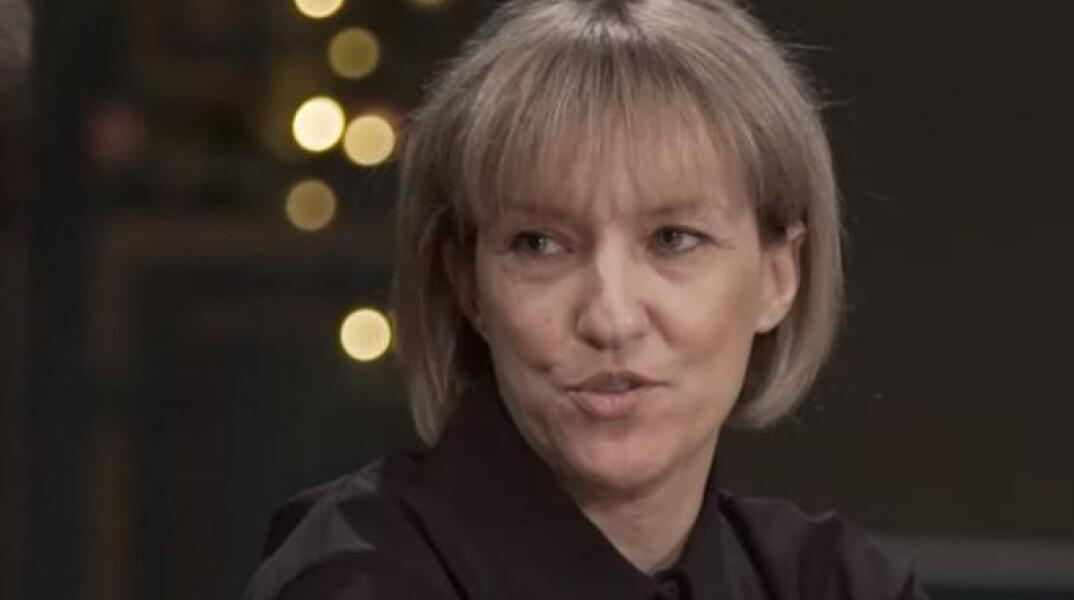 Τέλος, η ίδια θέλησε να στείλει ένα μήνυμα προς όλους τους άντρες: «Θα ήθελα να περάσω, αν μου επιτρέπετε, ένα μήνυμα και προς τους άντρες. Πρέπει και οι άντρες να προσέξουν πάρα πολύ και όταν έχουν μια σχέση, μια κοπέλα, μια σύντροφο που δεν τους αρέσει,