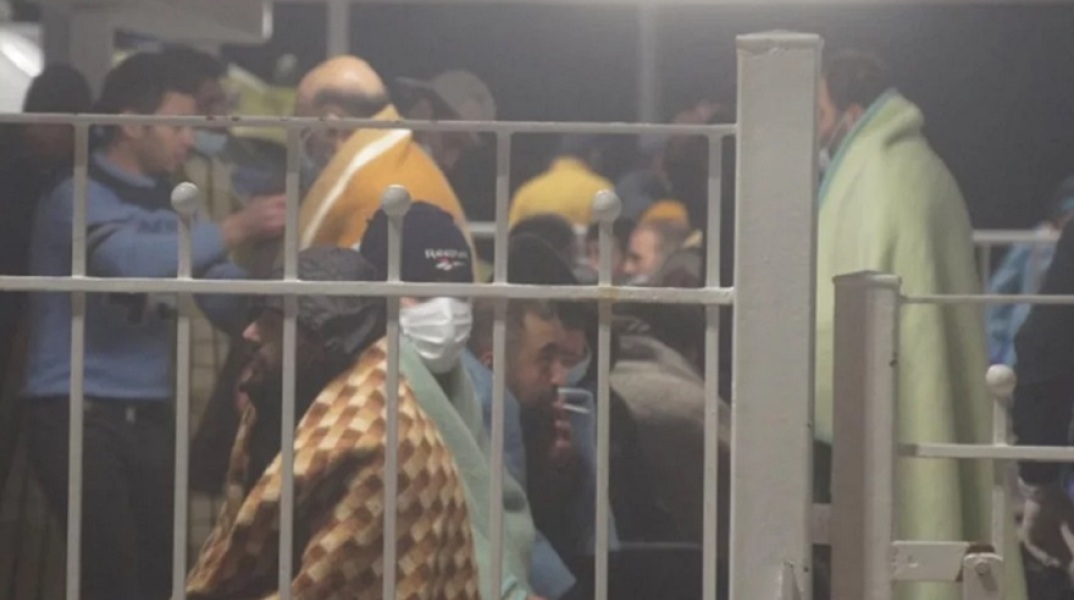 Ανατροπή ιστιοφόρου με μετανάστες ανοιχτά της Πάρου: Στους 16 αυξήθηκαν οι νεκροί - 63 διασωθέντες