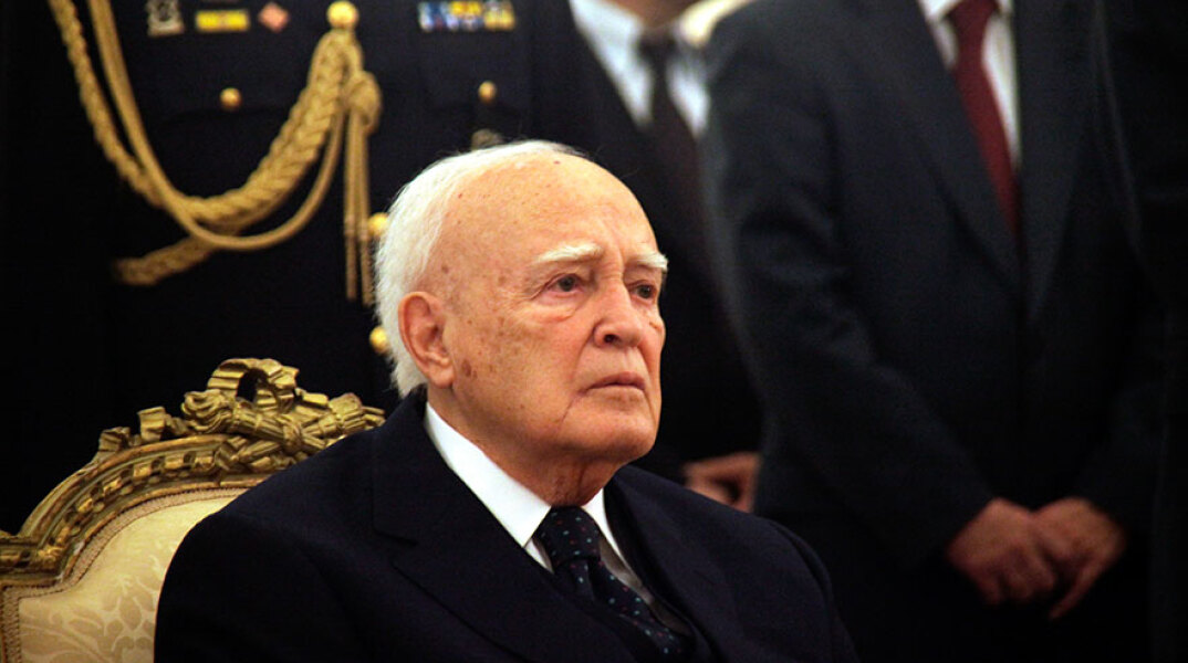 Κάρολος Παπούλιας