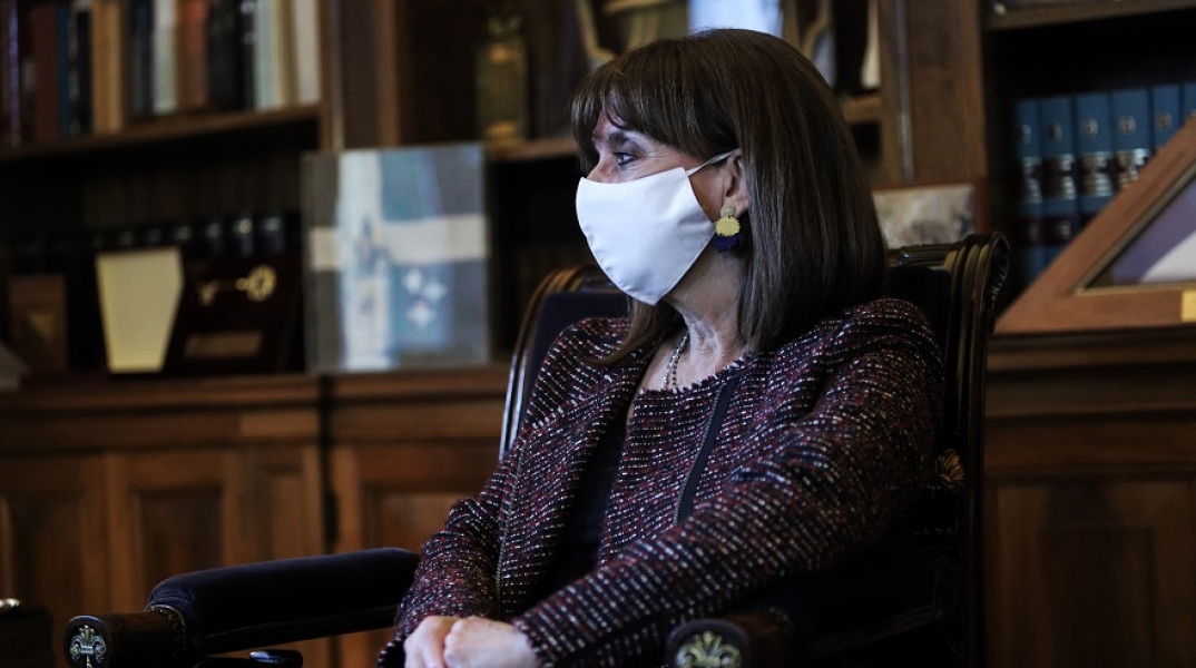 Η Κατερίνα Σακελλαροπούλου αποτιμά στο BLOD του Ιδρύματος Μποδοσάκη τους εορτασμούς των 200 χρόνων από την έναρξη της Επανάστασης του 1821.