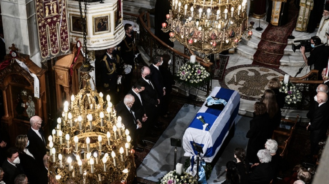 Εξόδιος ακολουθία του πρωην Προέδρου της ΔΗμοκρατίας Κάρολου Παπούλια