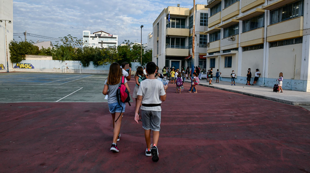 Νέα μέτρα: Αναστέλλονται οι σχολικές εκδρομές