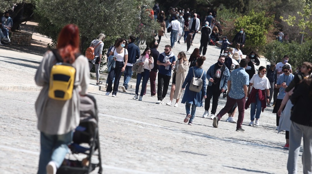 Καιρός: Ανεβαίνει κι άλλο ο υδράργυρος την Τρίτη