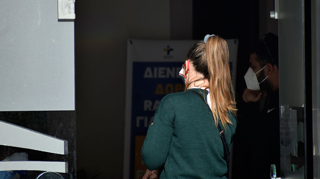 Στα 60 ευρώ η τιμή για το μοριακό τεστ (PCR) κορωνοϊού (ΦΩΤΟ ΑΡΧΕΙΟΥ)