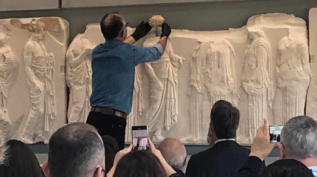 Γλυπτά Παρθενώνα: δέκα θραύσματα από το Εθνικό Αρχαιολογικό Μουσείο στο Μουσείο Ακρόπολης
