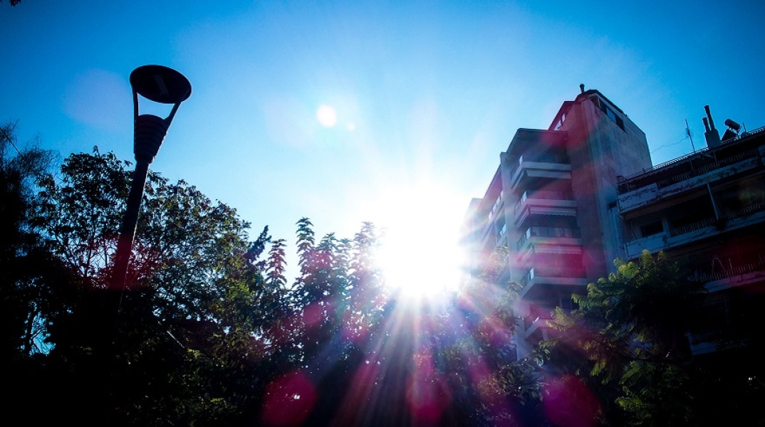 Καιρός: Ηλιοφάνεια και υψηλές θερμοκρασίες την Τετάρτη