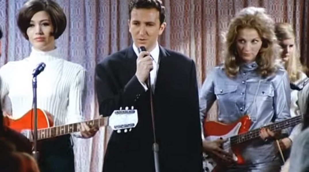 Πέθανε ο Σάκης Παπανικολάου 