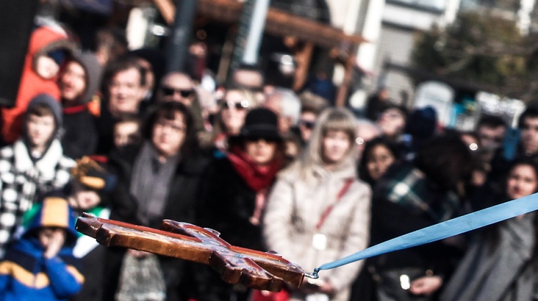 Μαγιορκίνης: Οι ανεμβολίαστοι καλύτερα να μην πάνε στα Θεοφάνεια