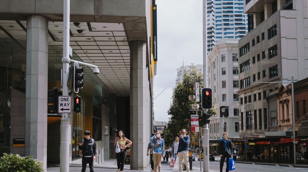 ΠΟΥ για Όμικρον: Λιγότερο σοβαρή νόσηση αλλά δεν είναι «ήπια»