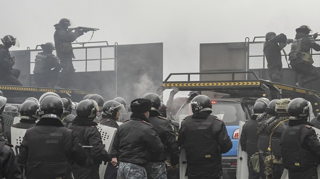 Ταραχές στο Καζακστάν: Η αστυνομία της Αλμάτι ανακοινώνει ότι δεκάδες ταραξίες «εξαλείφθηκαν».