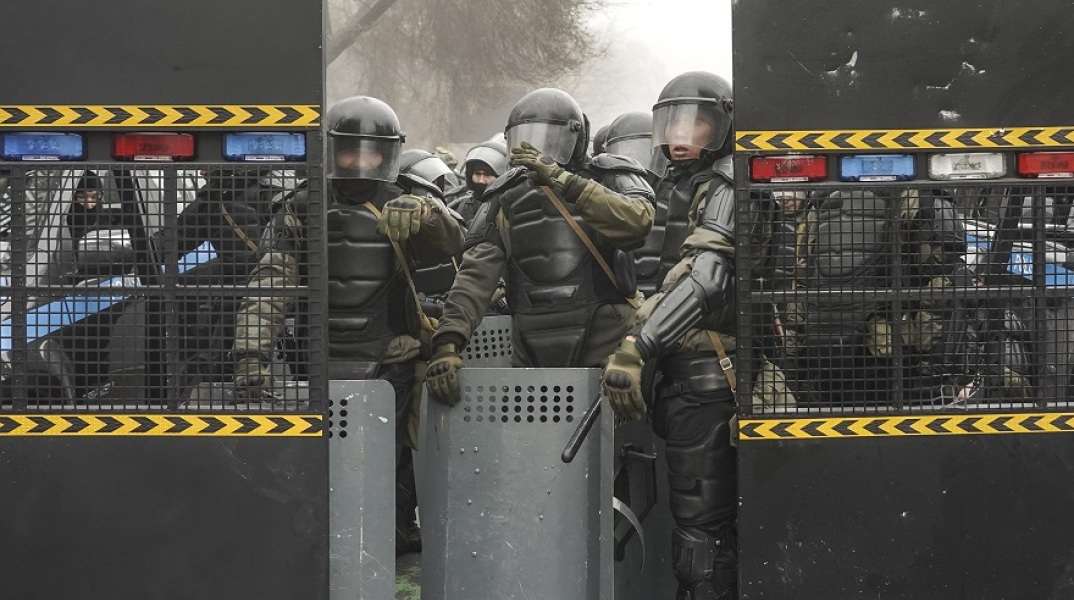 Καζακστάν: 18 μέλη των δυνάμεων ασφαλείας σκοτώθηκαν στις ταραχές