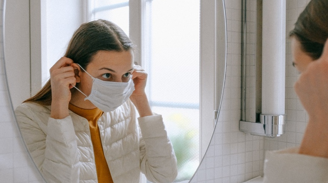 Μετάλλαξη Όμικρον: Πόσο & για πόσο προστατεύει κάθε τύπος μάσκας