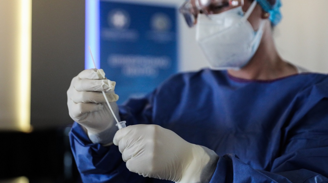 Δωρεάν rapid test για κορωνοϊό: Σε ποια σημεία σε όλη την Ελλάδα πραγματοποιούνται αύριο, Κυριακή 9 Ιανουαρίου 2022.