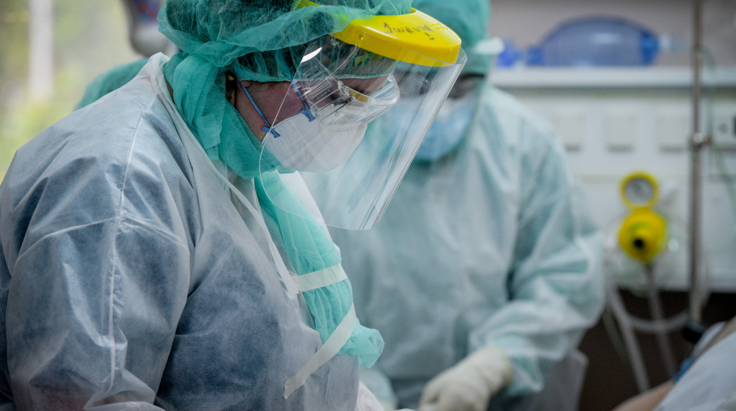 Τα κρούσματα σήμερα, Σάββατο 8 Ιανουαρίου 2022, οι θάνατοι και οι διασωληνωμένοι με κορωνοϊό στις ΜΕΘ, στη νέα ανακοίνωση του ΕΟΔΥ.