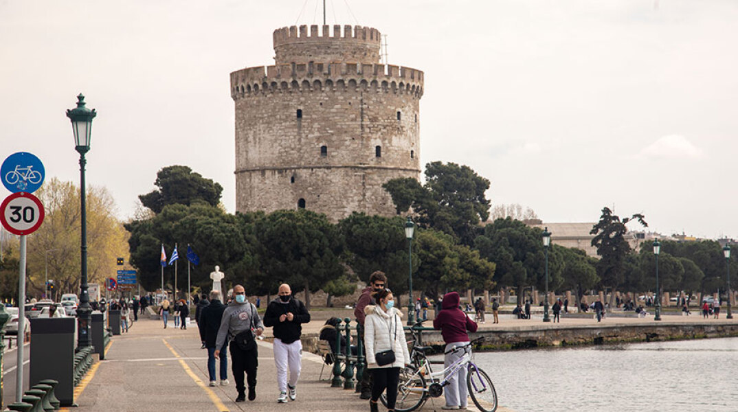 Τα κρούσματα σήμερα Κυριακή (9/1) στη Θεσσαλονίκη είναι 2.065, όπως ανακοίνωσε ο ΕΟΔΥ