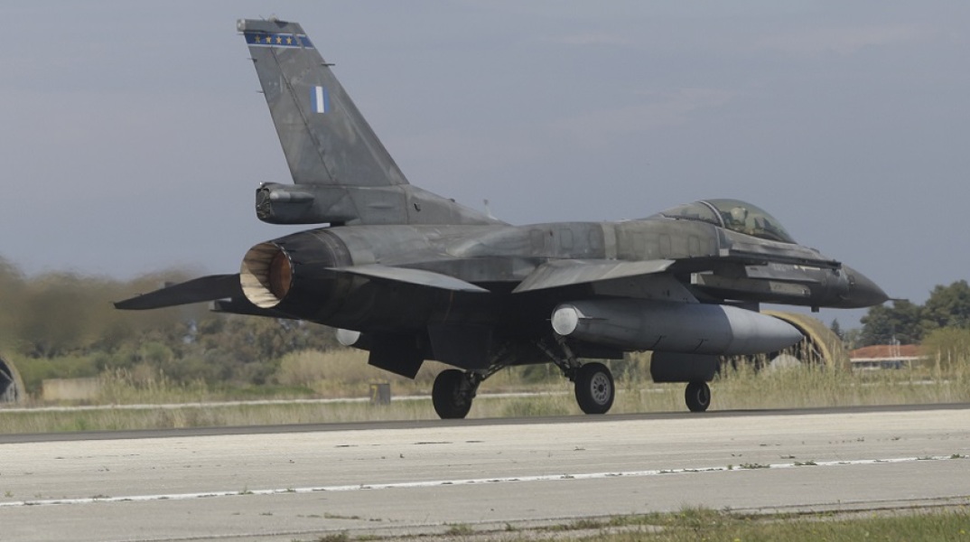 F-16 βγήκε εκτός διαδρόμου στα Χανιά