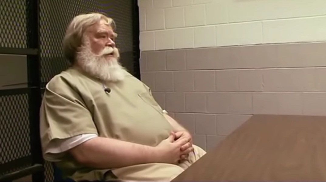 O Ρίτσαρντ Κάτινχαμ κατά τη διάρκεια συνέντευξης στις φυλακές του Νιου Τζέρσεϊ. 