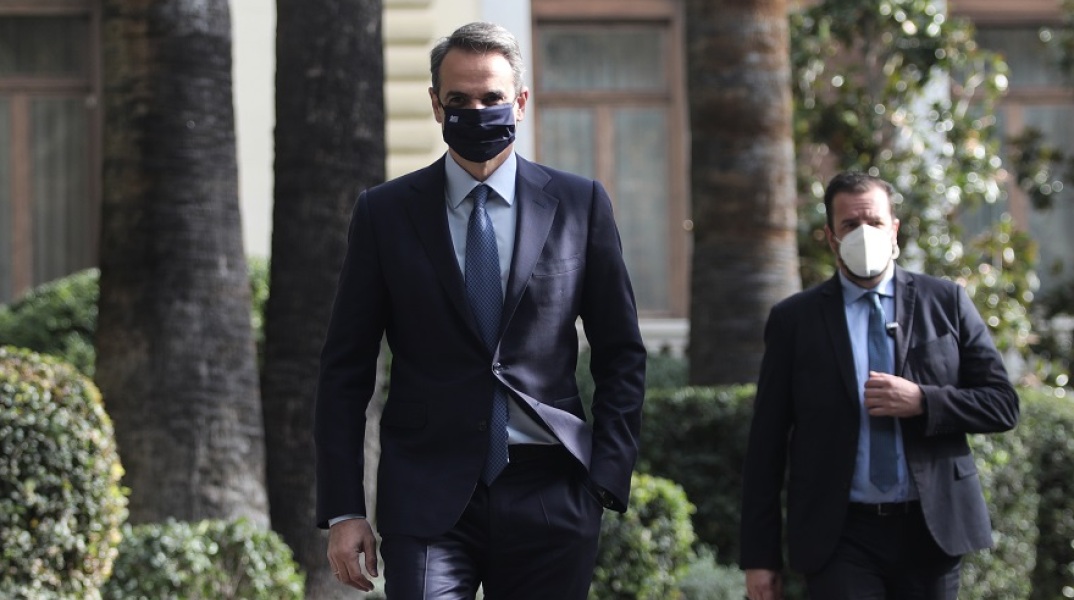 Κατώτατος μισθός: «Μάιο και όχι Ιούλιο η δεύτερη αύξηση», ανακοίνωσε ο Κυριάκος Μητσοτάκης