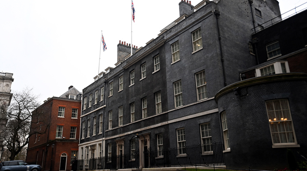 Επίσημη απολογία προς το Παλάτι του Μπάκιγχαμ εξέδωσε η Ντάουνιγκ Στριτ © EPA/ANDY RAIN   