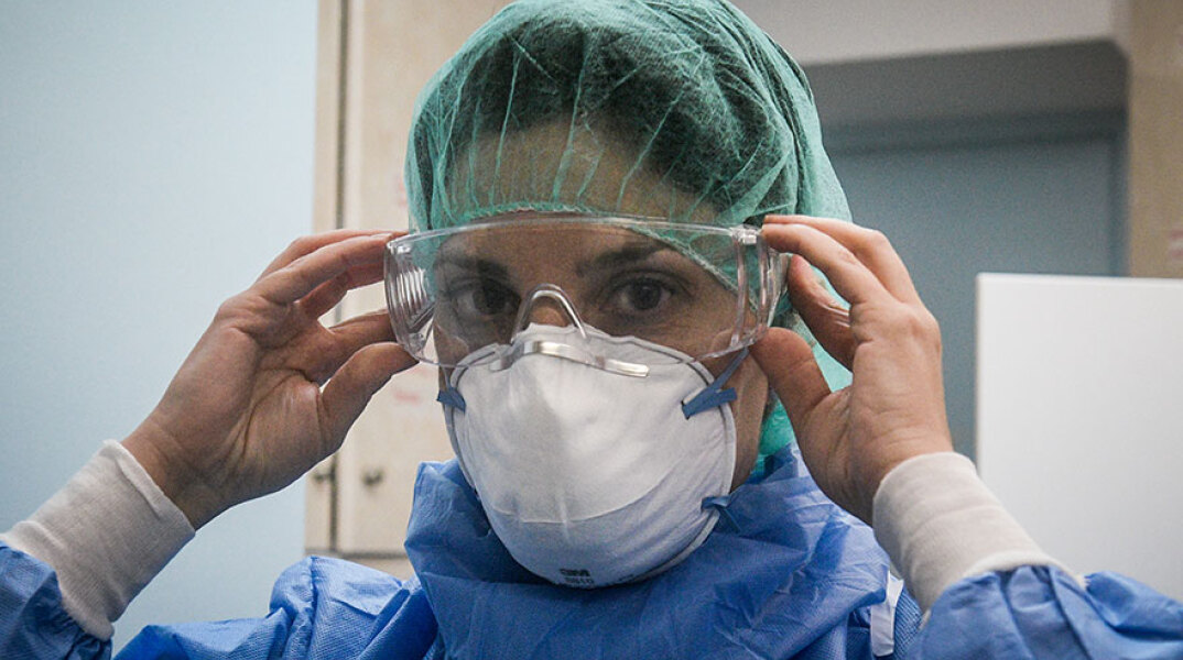 Yγειονομικός του ΕΟΔΥ