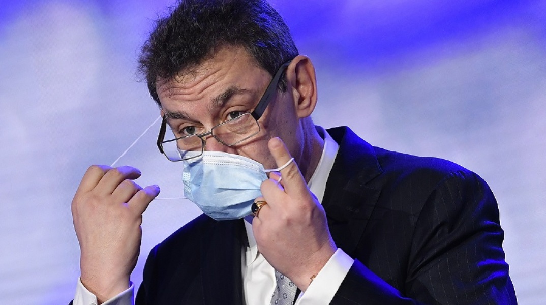 Μπουρλά: «Θα πάρουμε τη ζωή μας πίσω - Ίσως την άνοιξη»