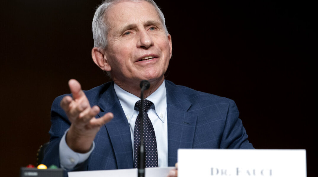 Α. Φάουτσι: Πολύ νωρίς για να πούμε ότι η Όμικρον σηματοδοτεί το τέλος του κορονοϊού