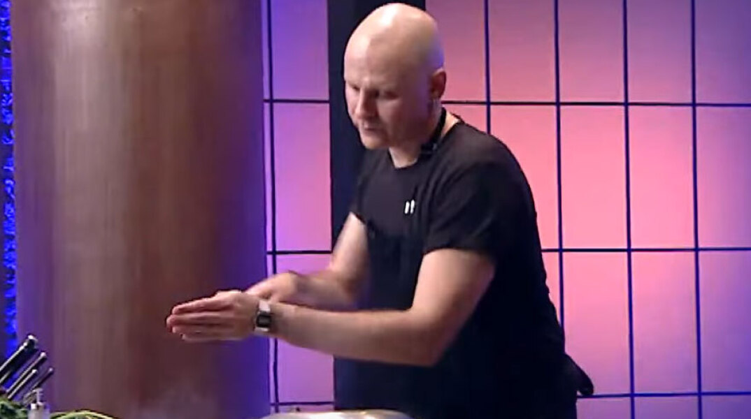 Ο Κωνσταντίνος μαγειρεύει για τους κριτές στο MasterChef 6