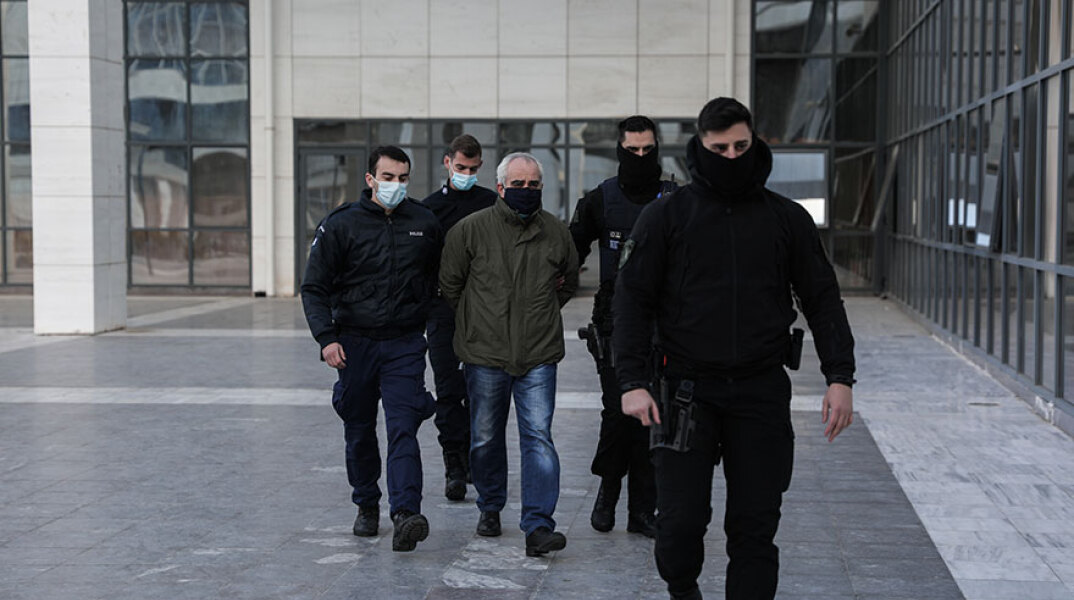 Ο ψευτογιατρός «Dr Kontos» οδηγείται σε δίκη