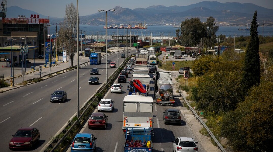 Κίνηση στην έξοδο της Αθηνών - Κορίνθου
