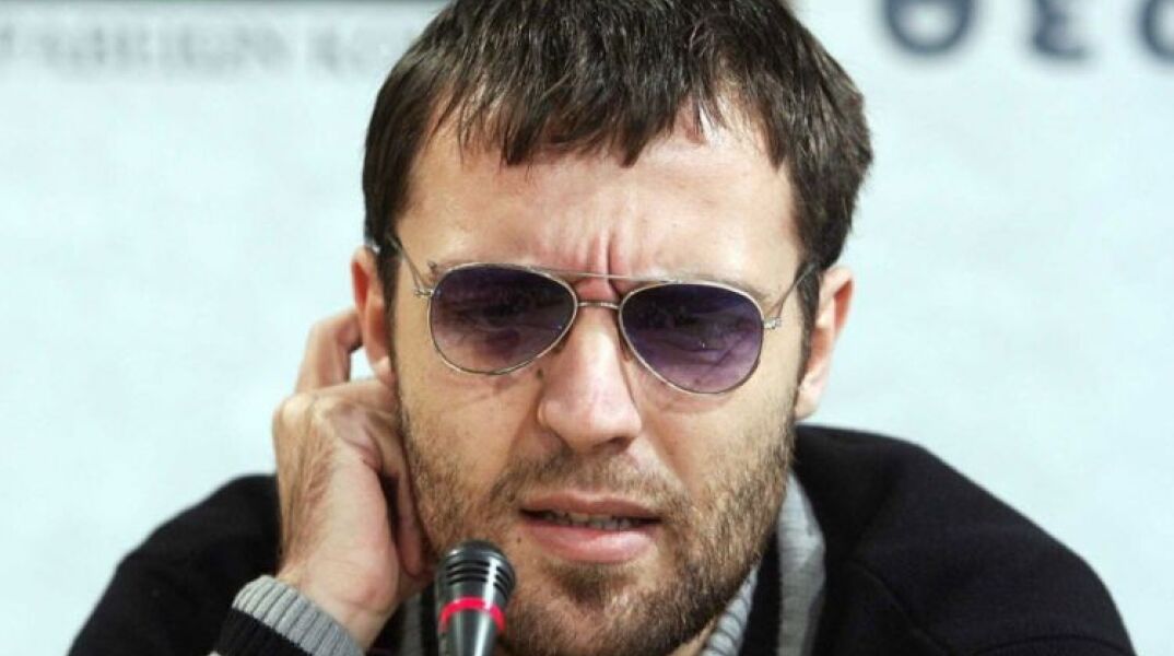 Κι ο Απόλλων κούκλος ήτανε, αλλά κυνηγούσε να βιάσει τη Δάφνη.