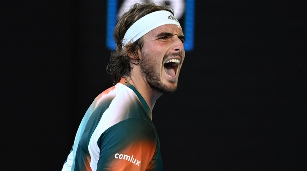 Στους «16» του Australian Open ο Τσιτσιπάς