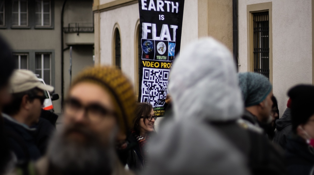 Για το βιβλίο του LeeMcIntyre, «Πώς να μιλήσετε στους αρνητές της επιστήμης» (Εκδόσεις Ροπή)