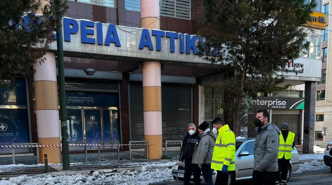 ΣΗΜΑΝΤΙΚΕΣ ΖΗΜΙΕΣ ΣΤΟ ΚΕΝΤΡΙΚΟ ΚΤΗΡΙΟ ΤΗΣ ΠΕΡΙΦΕΡΕΙΑΣ ΑΤΤΙΚΗΣ ΣΤΗΝ ΛΕΩΦ. ΣΥΓΓΡΟΥ ΑΠΟ ΤΗΝ ΙΣΧΥΡΗ ΕΚΡΗΞΗ ΣΕ ΓΕΙΤΟΝΙΚΟ ΚΤΗΡΙΟ (ΓΡΑΦΕΙΟ ΤΥΠΟΥ ΠΕΡΙΦΕΡΕΙΑΣ ΑΤΤΙΚΗΣ/EUROKINISSI)