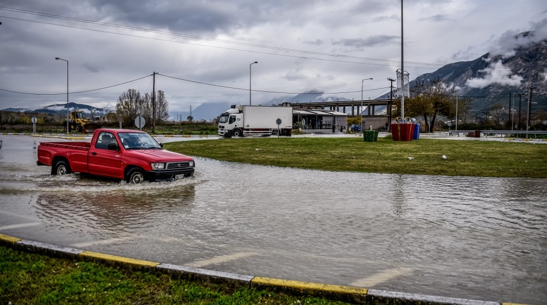 Σάκης Αρναούτογλου: Χιονοπτώσεις και καταιγίδες -
