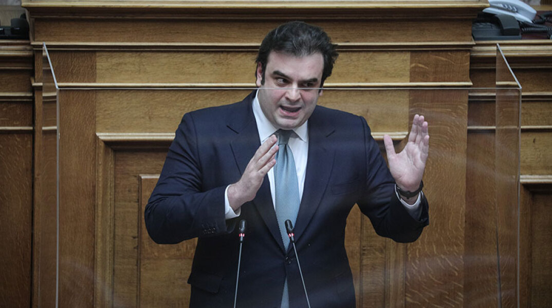 Ο Κυριάκος Πιερρακάκης σε ομιλία του στη Βουλή για την πρόταση μομφής