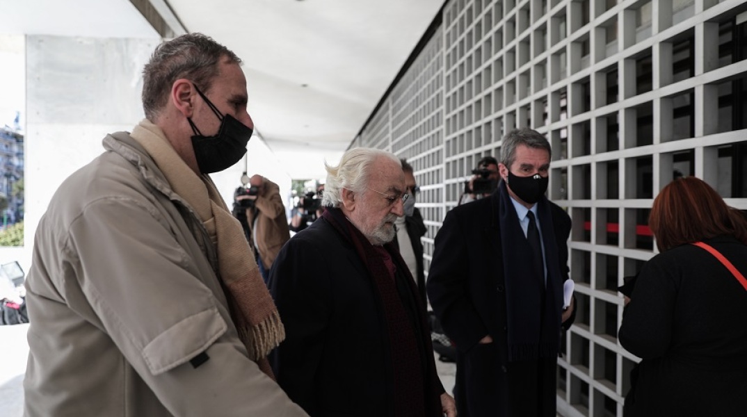 Ξεκίνησε σήμερα και θα συνεχιστεί αύριο στον Άρειο Πάγο η απολογία του Χρ.Καλογρίτσα για τις τηλεοπτικές άδειες το 2016