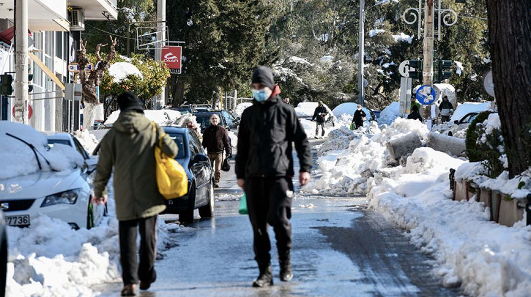 Καιρός: Χιόνια σε γειτονιές της Αθήνας