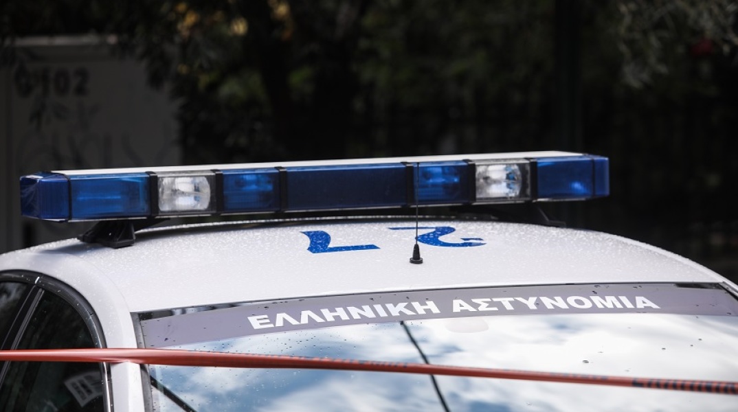 Πάτρα: Αστυνομικός εκτός υπηρεσίας καταδίωξε ληστές με τη γυναίκα και παιδί του στο αυτοκίνητο.