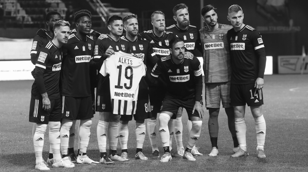 Δολοφονία Άλκη Καμπανού: Η φανέλα με το 19  της ομάδας του Άρη αφιερωμένη στη μνήμη του 19χρονου που δολοφονήθηκε στη Θεσσαλονίκη