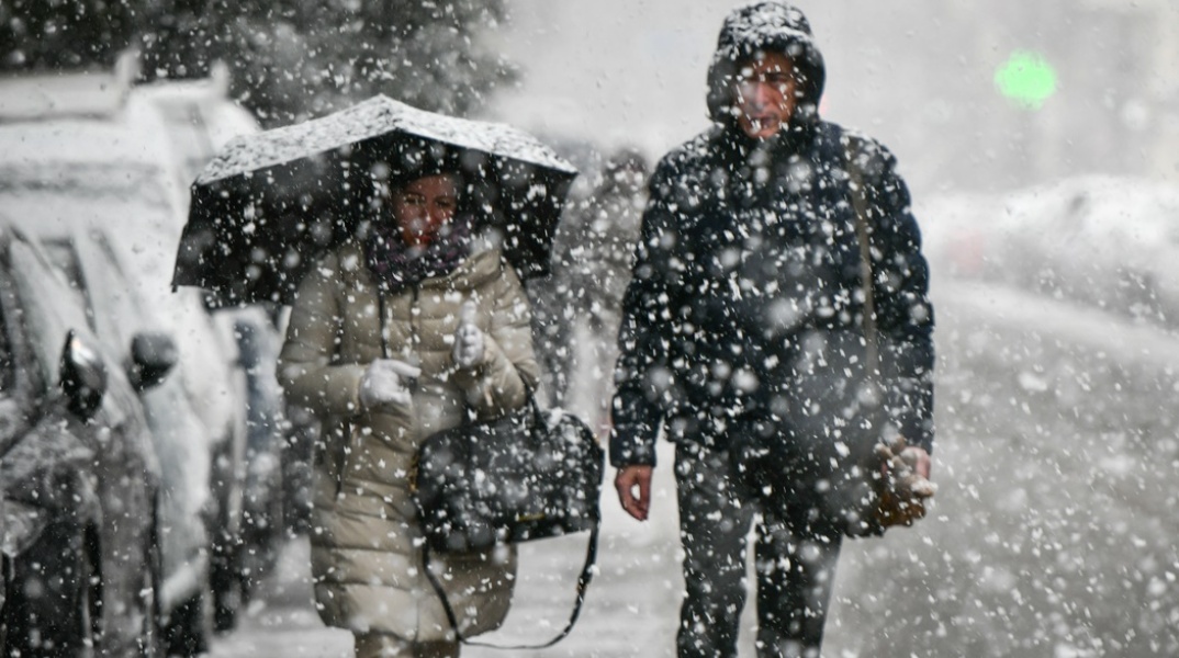 Στιγμιότυπο από τη χιονόπτωση στην Αττική στις 24 Ιανουαρίου 2022