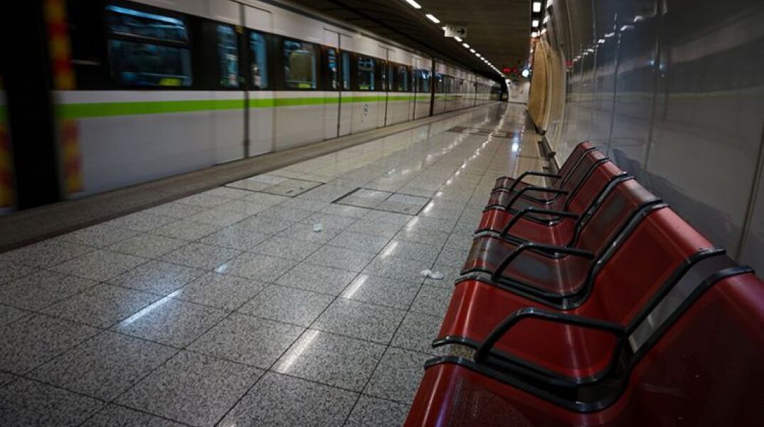 Μετρό: Άνδρας έπεσε στις γραμμές του σταθμού Ομόνοιας  
