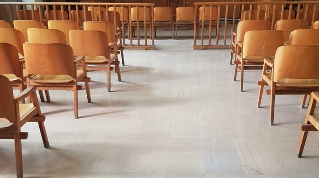 Κοζάνη: Δύο ιερείς καταδικάστηκαν για ασέλγεια σε ανήλικο αγόρι	