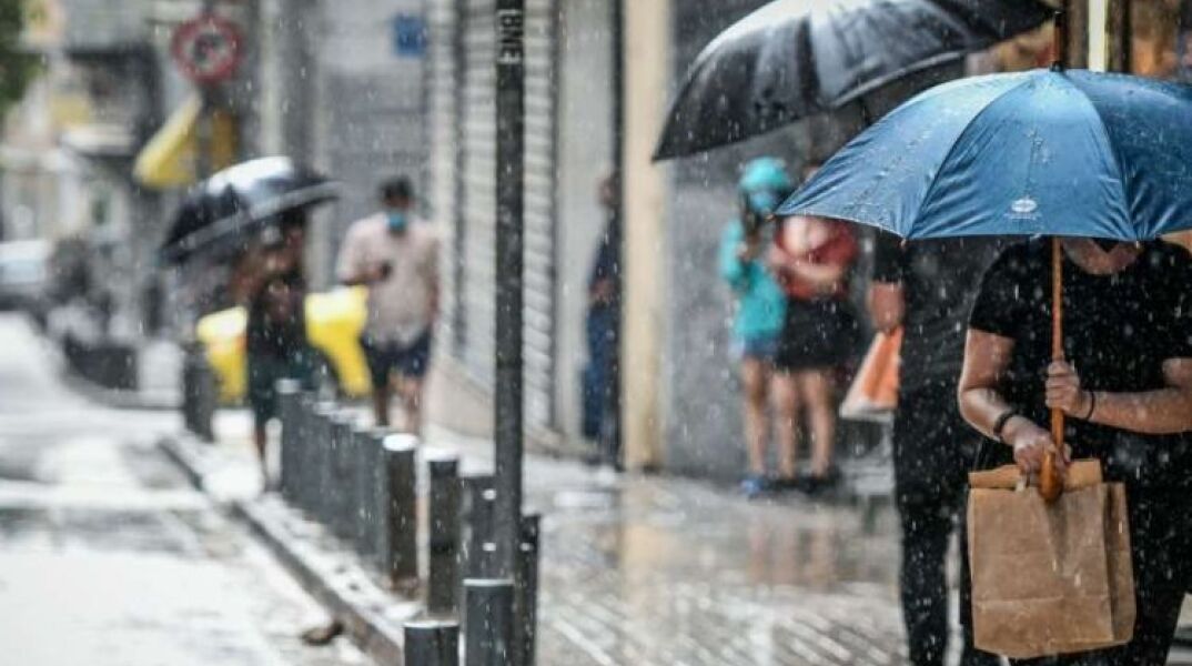 Προ των πυλών η κακοκαιρία «εξπρές» με θυελλώδεις ανέμους, καταιγίδες και χιόνια στα ορεινά.