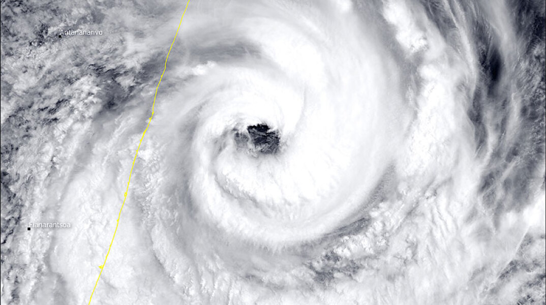 Ο τροπικός κυκλώνας Μπατσιράι πάνω από τη Μαδαγασκάρη - Εικόνα από δορυφόρο