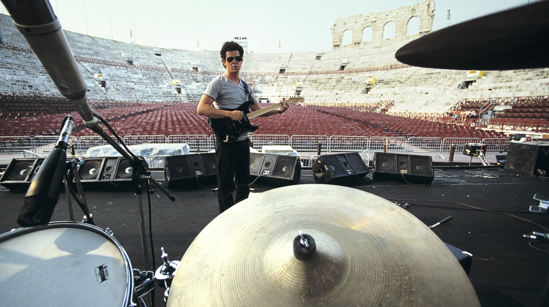 O Lou Reed κατά τη διάρκεια soundcheck πριν τη συναυλία του στη Βερόνα, Ιταλία, 1982