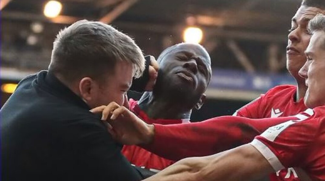 Οπαδός της Λέστερ χτυπά τους παίκτες της Νότιγχαμ