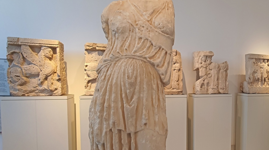 Άγαλμα θεάς Αθηνάς από το Μουσείο Ακρόπολης